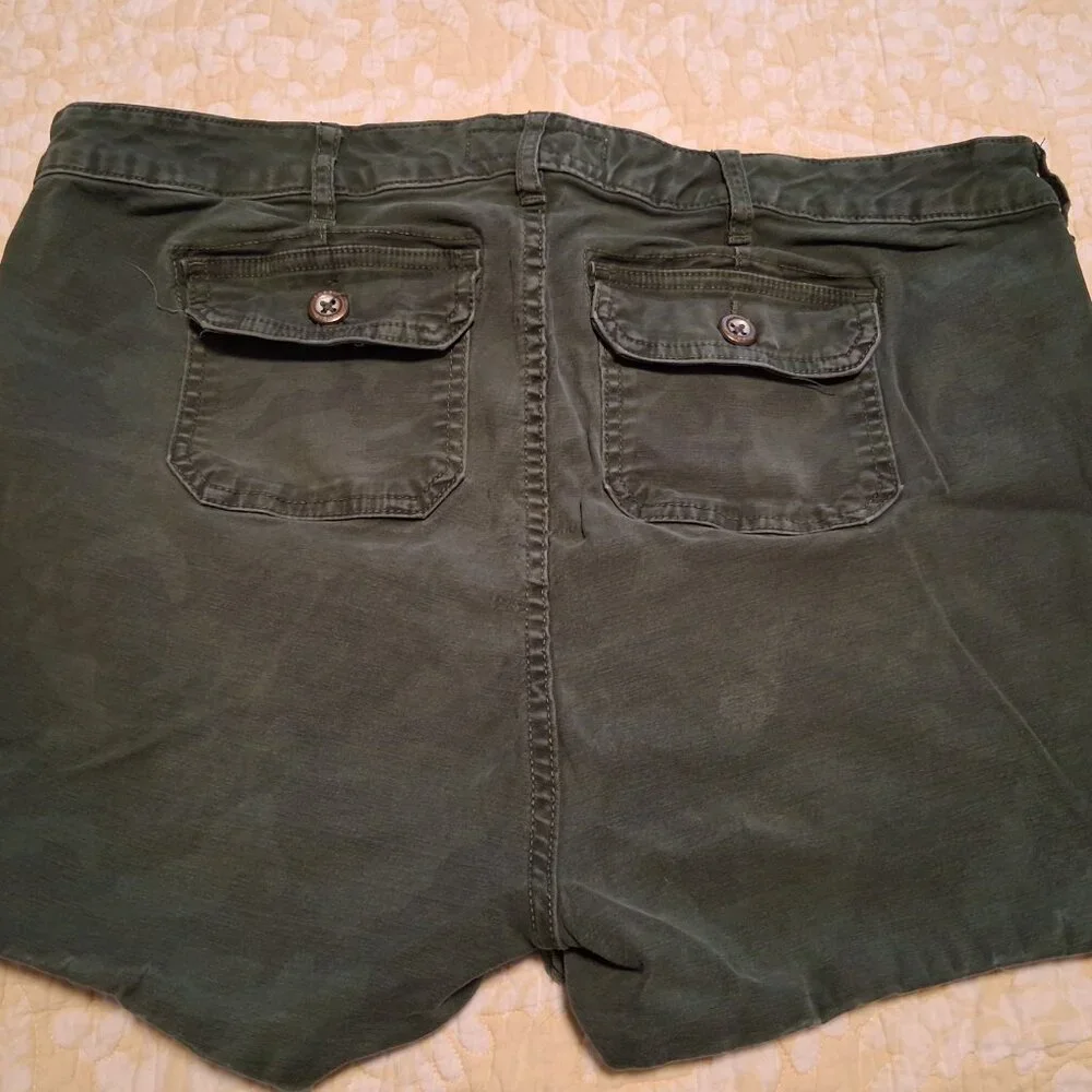 Women's Shorts, Torrid brand, size 18, Dark Green Camo/Flower appliques - Picture 2 of 4